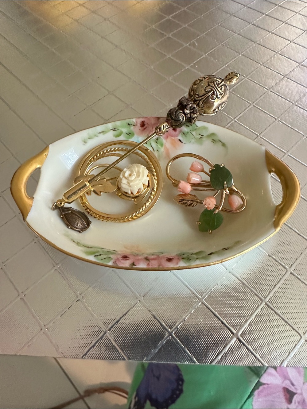 Vintage unsigned brooch collection